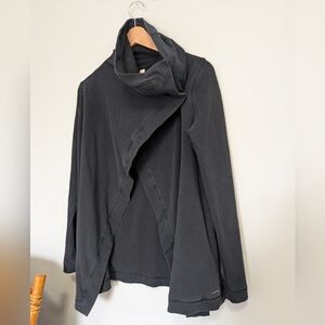 LULULEMON Black Savasana Wrap  - Size 6